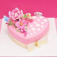 Lovely Pink Heart Cake